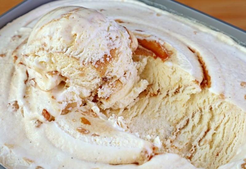 Domaći sladoled s okusom karamele od samo tri sastojka  - Domaći sladoled s okusom karamele od samo tri sastojka 