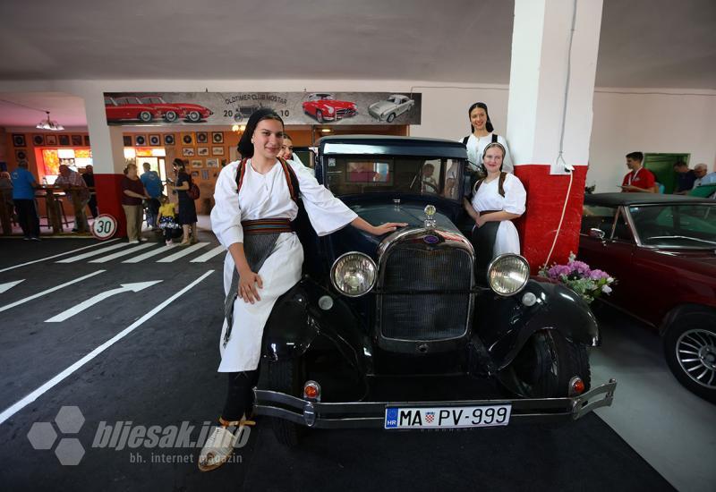 U Mostaru otvoren muzej oldtimer vozila - U Mostaru otvoren muzej oldtimer vozila