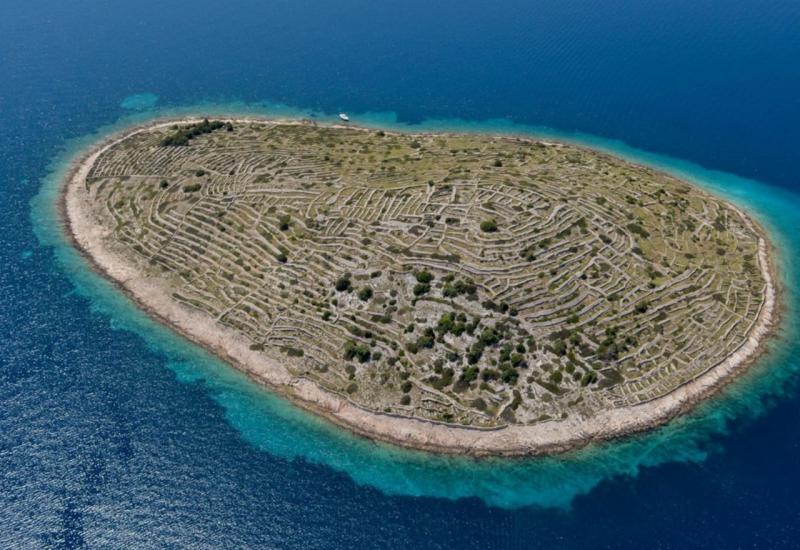 Hrvatski otok u obliku divovskog otiska prsta koji zadivljuje svijet 