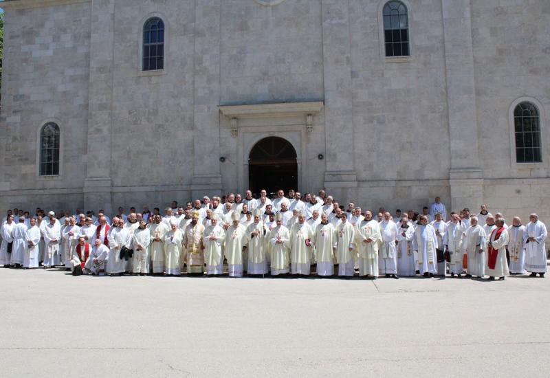 Svećenici Bosne i Hercegovine, predvođeni biskupima održali peti trogodišnji susret u Livnu