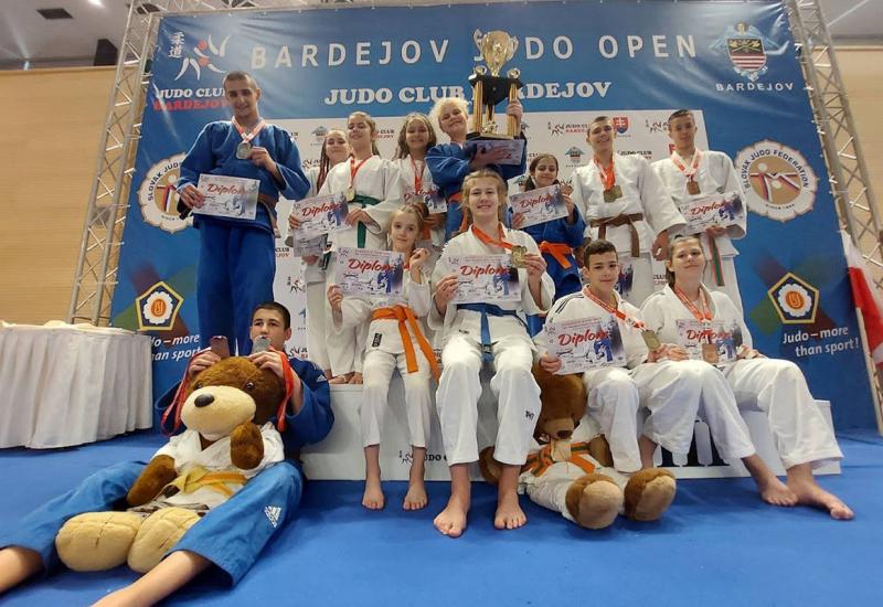 Judo klub Hercegovac: Maria Kožul i Mario Novak osvojili 4 medalje