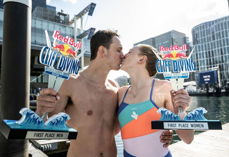 Mladi par šokirao prvake na otvaranju Red Bull Cliff Diving sezone