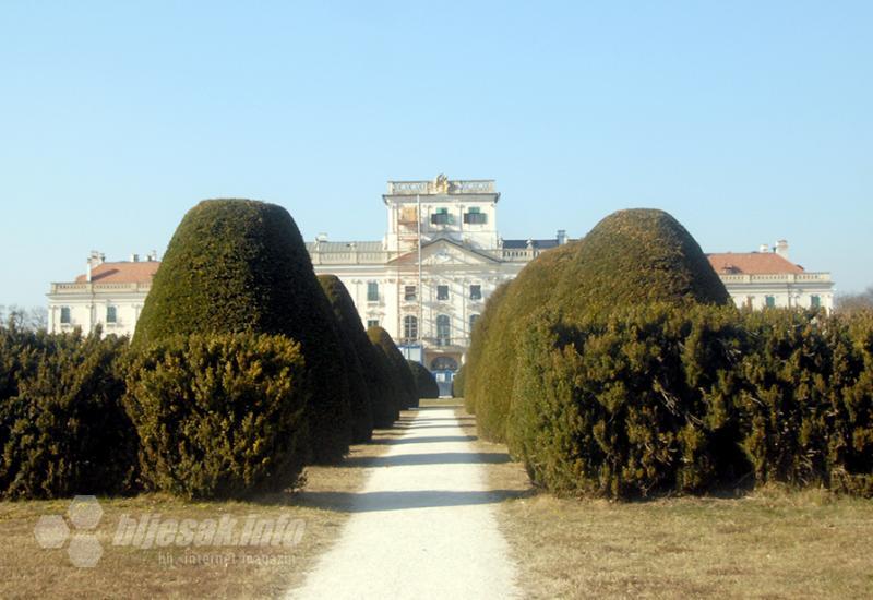 Fertőd/Hidegség/Balf: 'Mađarski Versailles', rotonda u kvadratu i selo idealno za gemišt