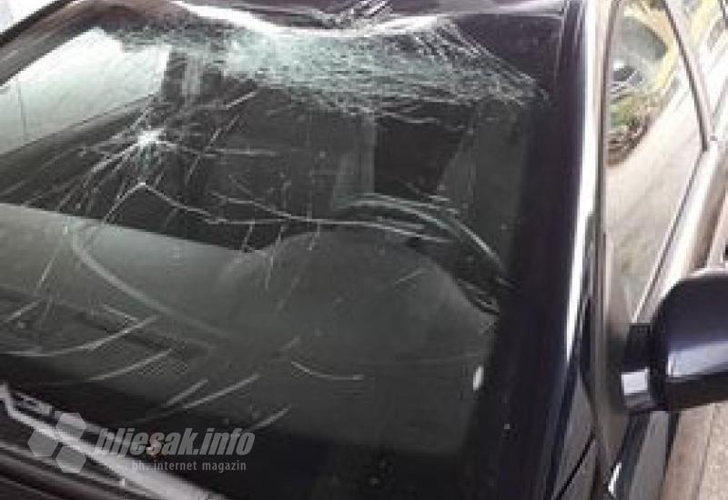 Kamenje palo na auto u vožnji  - Cesta Čapljina-Mostar: Kamenje palo na auto u vožnji 
