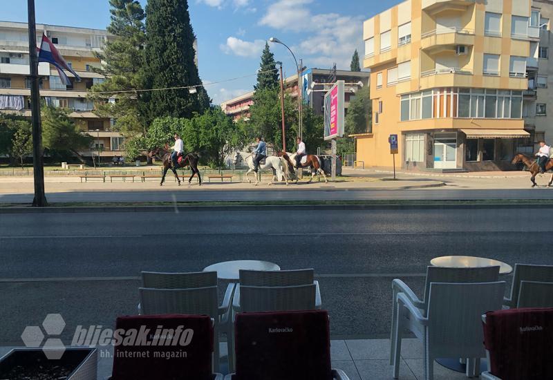 Mostar: Konji ostavili trag