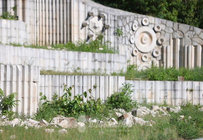 Vandalizam na Partizanskom groblju - Dok Kordić osuđuje vandale, SABNOR BiH osuđuje njega