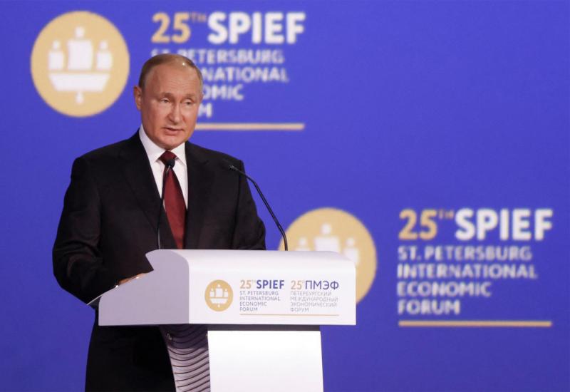 Putin: Pravila novog svjetskog poretka će postaviti jake, suverene države