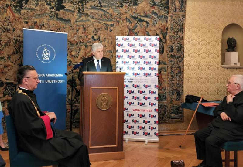 Čović Aralici uručio počasni doktorat