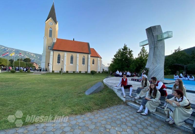 Župna crkva u Potocima - Počeli Dani Srca Isusova u Bijelom Polju
