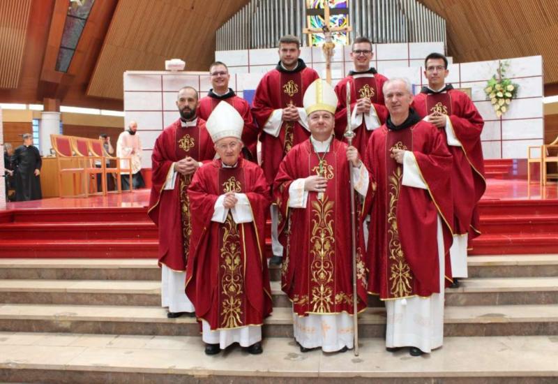 Hercegovina dobila pet novih svećenika 