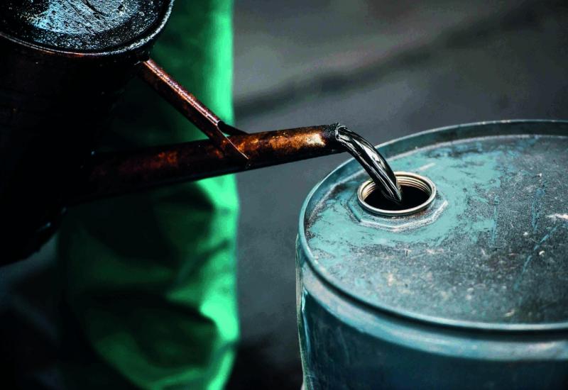 Zabilježen najveći pad cijena nafte u četiri godine 