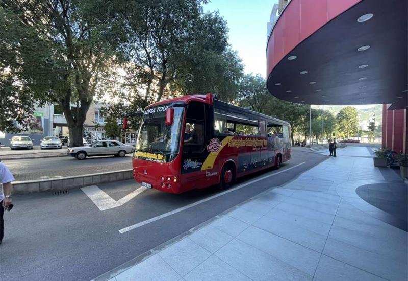Cabrio busom preko nove ceste od Mostara do Neuma