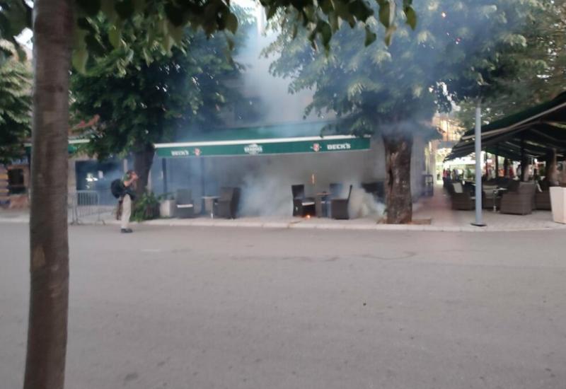 Sukob u Crnoj Gori: Policija bacila suzavac