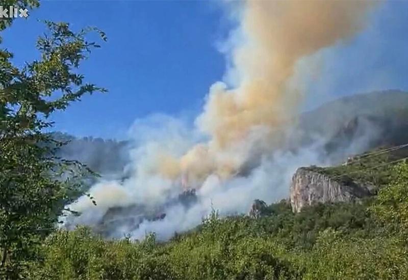 Požar kod Boračkog jezera - Požar guta gustu šumu oko Boračkog jezera