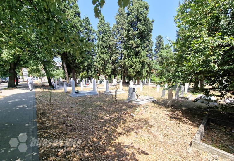 Civilne žrtve rata u Mostaru: Dan, spomenik i izmještanje groblja iz parka