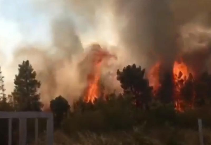 VIDEO | Vatra kraj Ljubuškog ugrozila kuće