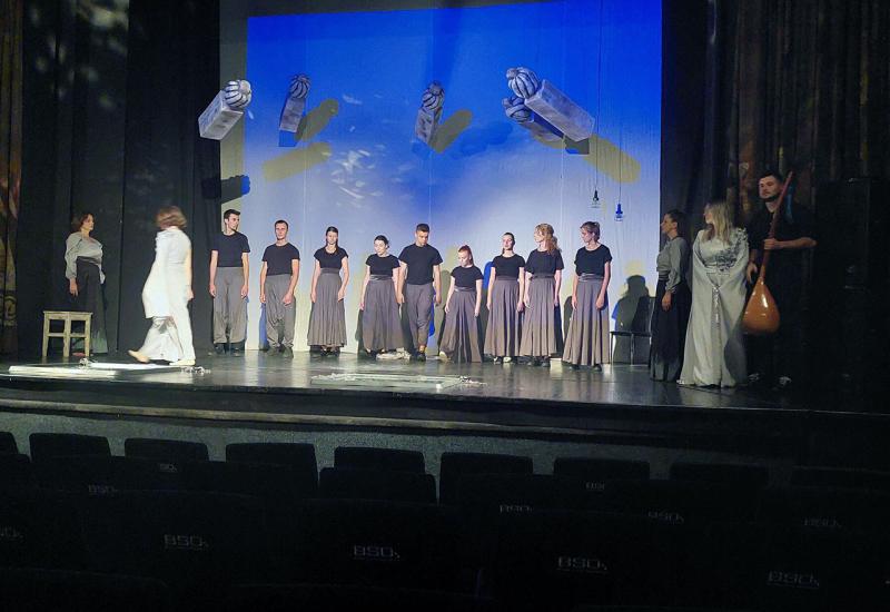 U Narodnom pozorištu Mostar izveden multimedijalni performans ''Hadžera''