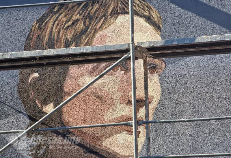 Luka Modrić u Mostaru dobio veliki mural - Luka Modrić u Mostaru dobio veliki mural