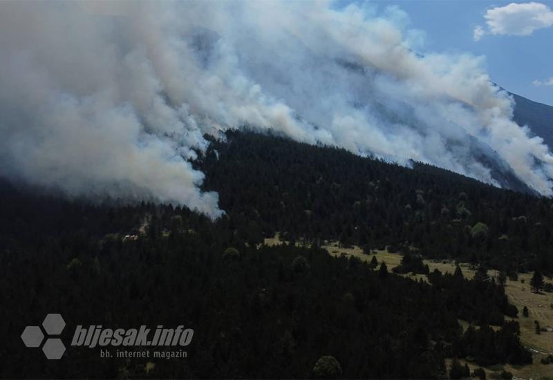 Požar velikih razmjera na planini Čvrsnici u Parku prirode Blidinje - Gori Park prirode u zemlji, a država šuti