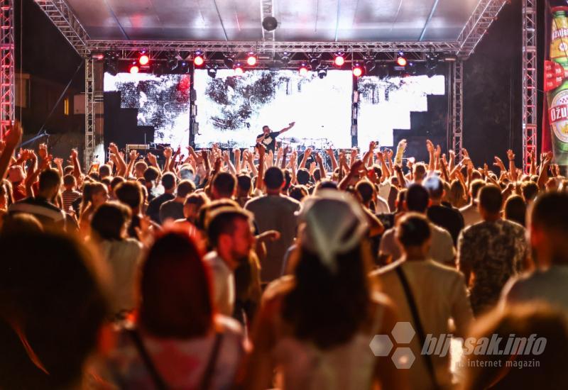 Druga večer 10. izdanja Mostar Summer Festa - Druga večer Mostar Summer Festa - publika u transu!