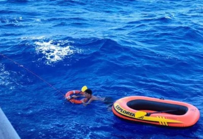 Hrvatska posada spasila dječaka - Hrvatska posada spasila dječaka