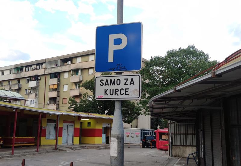 Dok Mostar regulira parking, šaljivdžije šalju vozače ''na onu stvar''