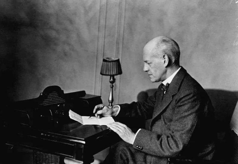 John Galsworthy (Surrey, 14. kolovoza 1867. – London, 31. siječnja 1933.) - Na današnji dan rođen osnivač PEN kluba, autor 