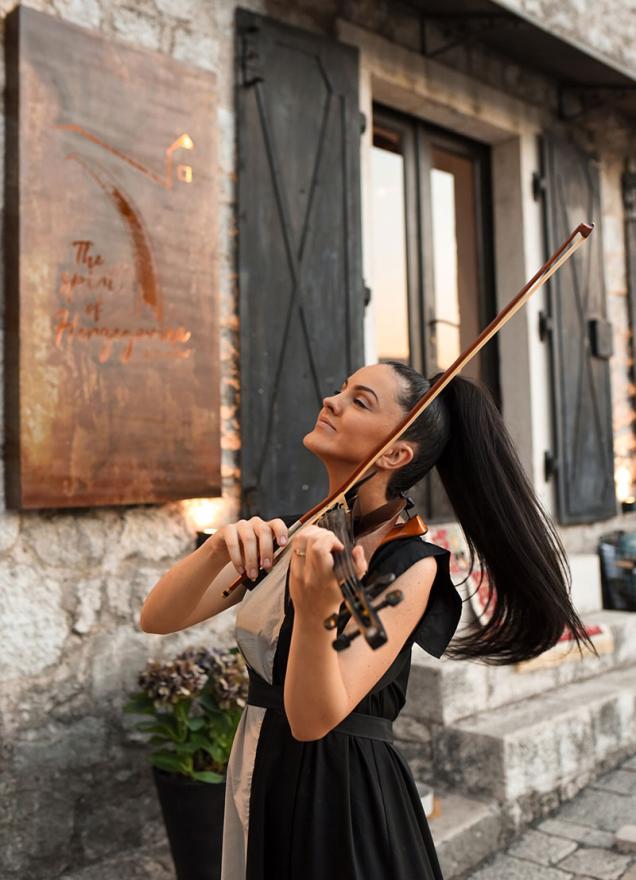 Nikolina Pandža Skoko  - VIDEO | Mostarska violinistica obradila hit Aleksandre Prijović