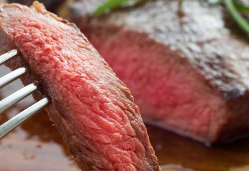 Vrhunski kuhari posebno vole govedinu kao izbor mesa za roštilj - Što sve treba za savršen odrezak?