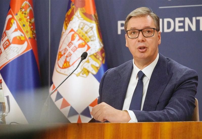 Vučić u svom stilu: ''Imamo struje i plina da svi u gaćama hodaju po kući''