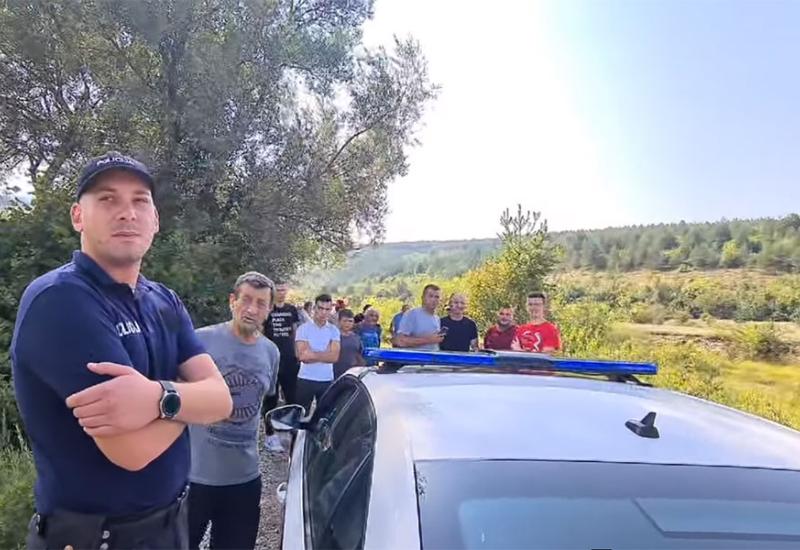 Nastavak drame u Livnu: Policija ispratila kamion i građevinski radni stroj