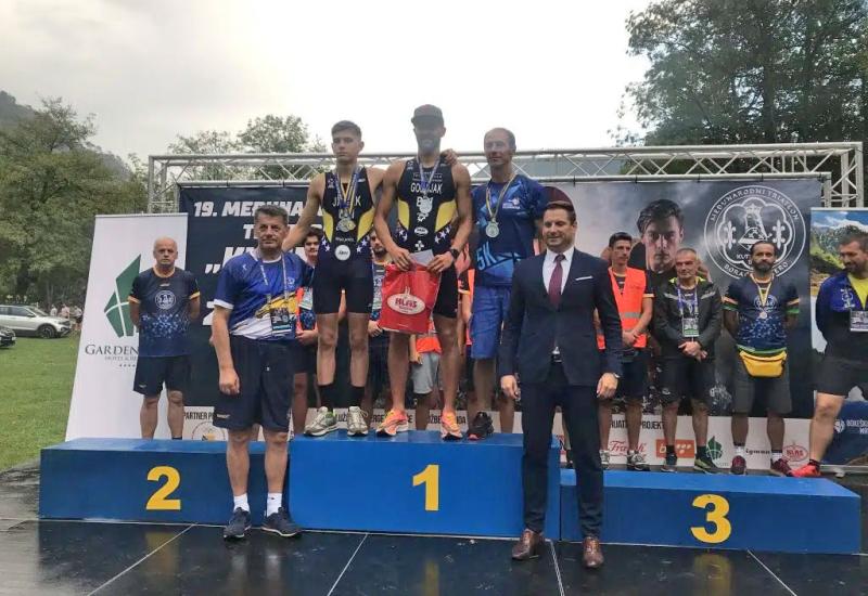 Belmin Godinjak i Zoe Hamel pobjednici triatlon Kupa 'Kulin Ban Boračko jezero 2022.'