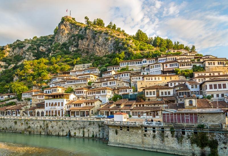 Berat, Albanija - Balkanski grad s tisuću prozora