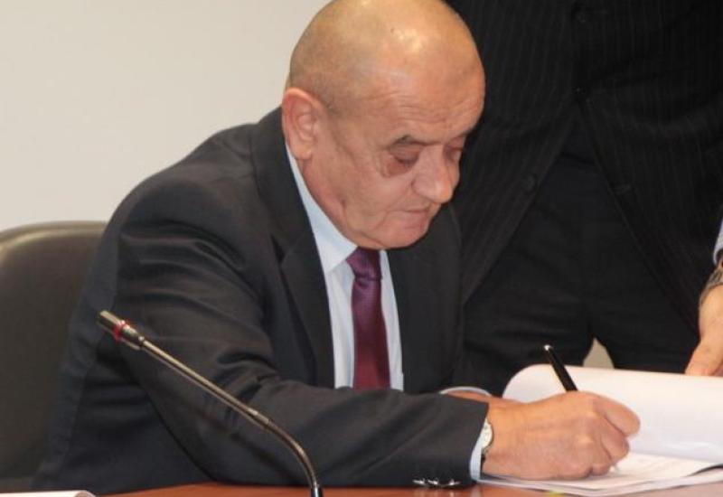 Vjekoslav Bevanda - Bevanda potpisao dva ugovora o zajmu od 134,7 milijuna eura