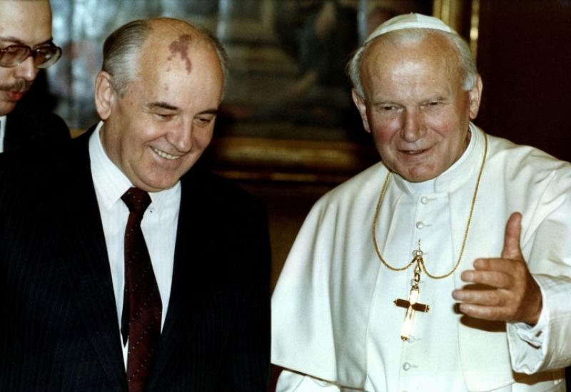Mihail Gorbačov i papa Ivan Pavao II - Papa pohvalio Gorbačova