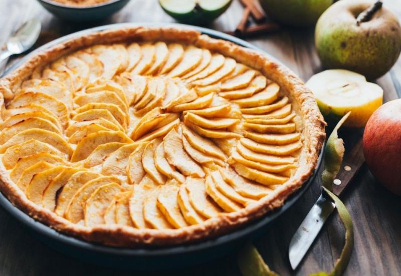 Aromatična torta od jabuka i cimeta