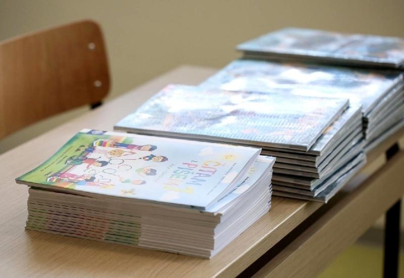 Školske knjige i udžbenici - 2,6 milijuna KM: Školama prebačen novac za udžbenike