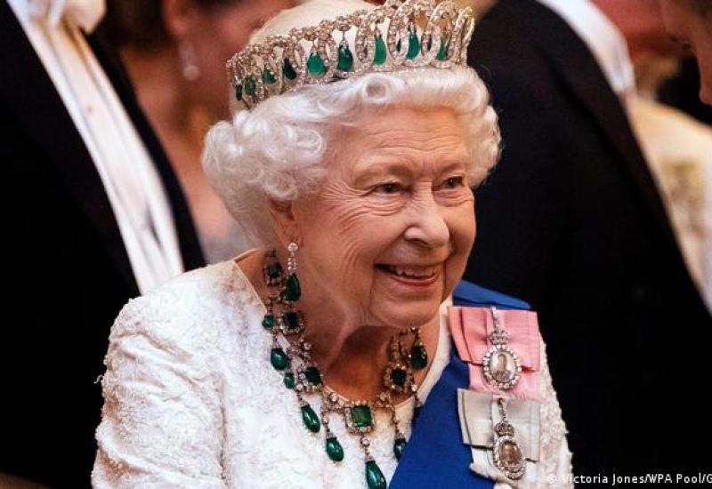 Kraljica Elizabeta II - BBC o kraljičinu zdravlju: Nešto se ozbiljno događa