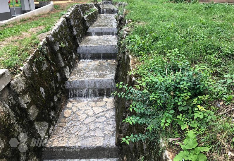 Kanalizacija na Balinovcu - Mostar: Kanalizacija se ulijeva u Radobolju, građani ogorčeni