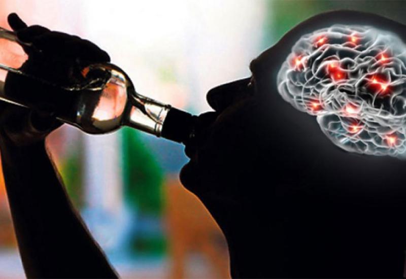 Ilustracija  - Gutljaj alkohola trajno mijenja mozak