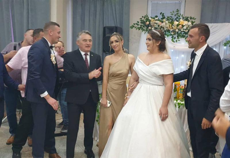 VIDEO: Kad te Komšić iznenadi na vjenčanju