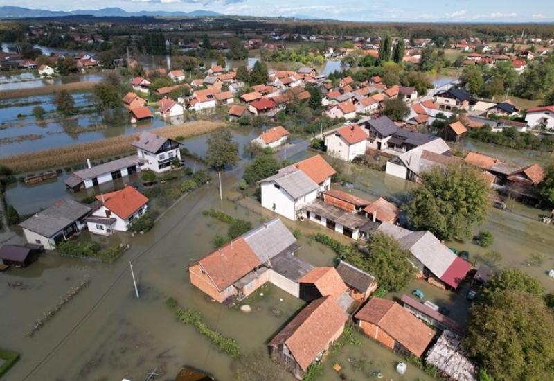  Poplava kod Karlovca iz zraka  - FOTO | Poplava kod Karlovca iz zraka 