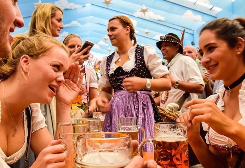 Kiša ih nije spriječila: 700.000 posjetitelja slilo se na Oktoberfest