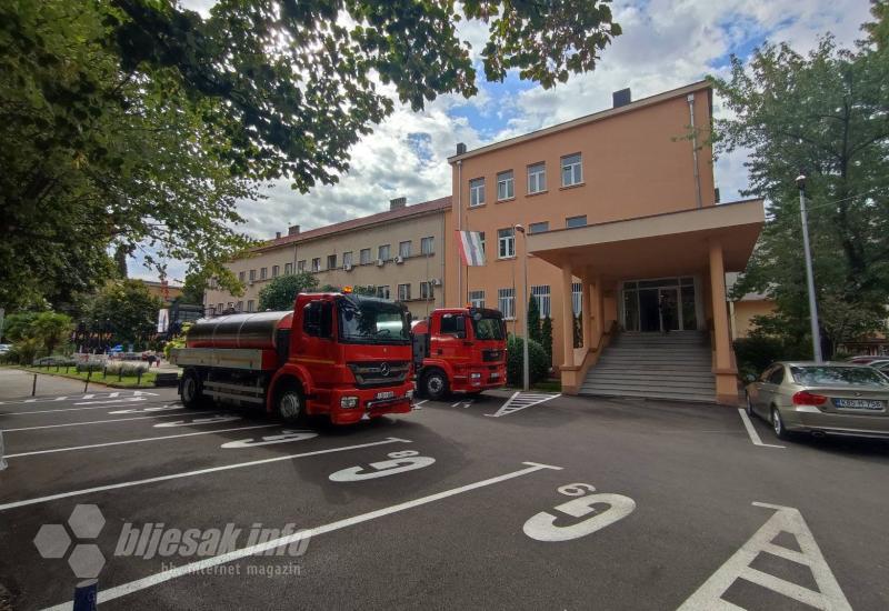 Dodjela vatrogasnih vozila Gradu Konjicu i Općini Čitluk - HNŽ: Stigla nova vatrogasna vozila 
