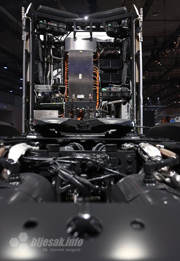 Mercedes-Benz GenH2  - Kako Mercedes-Benz Trucks vidi budućnost: Na sajmu prikazan kamion s pogon na bazi vodika 
