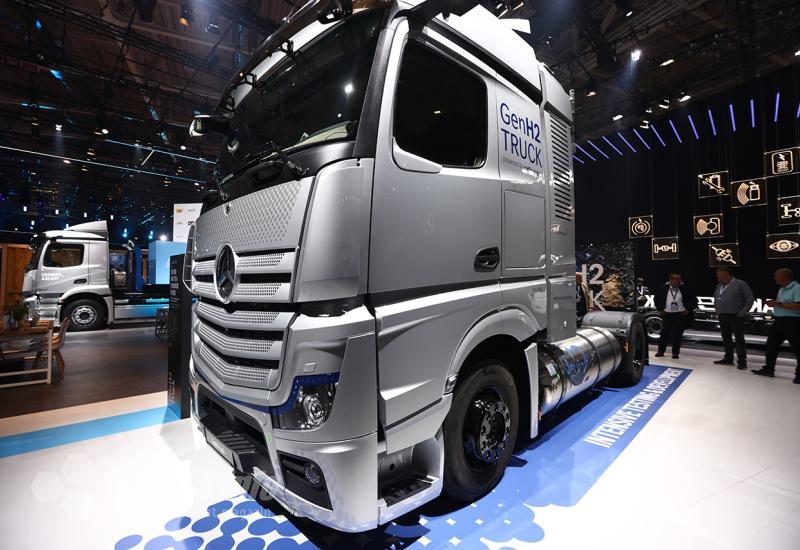Kako Mercedes-Benz Trucks vidi budućnost: U Hannoveru prikazan kamion s pogonom na bazi vodika 