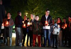 Mostarci ispred Kosače zapalili svijeće za obitelj Krstić