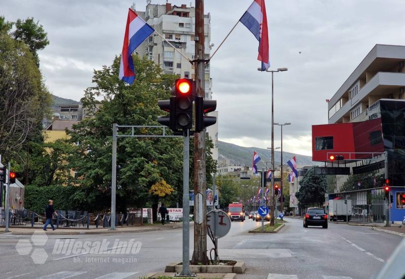 Vijore se nove zastavice duž Dubrovačke ulice 