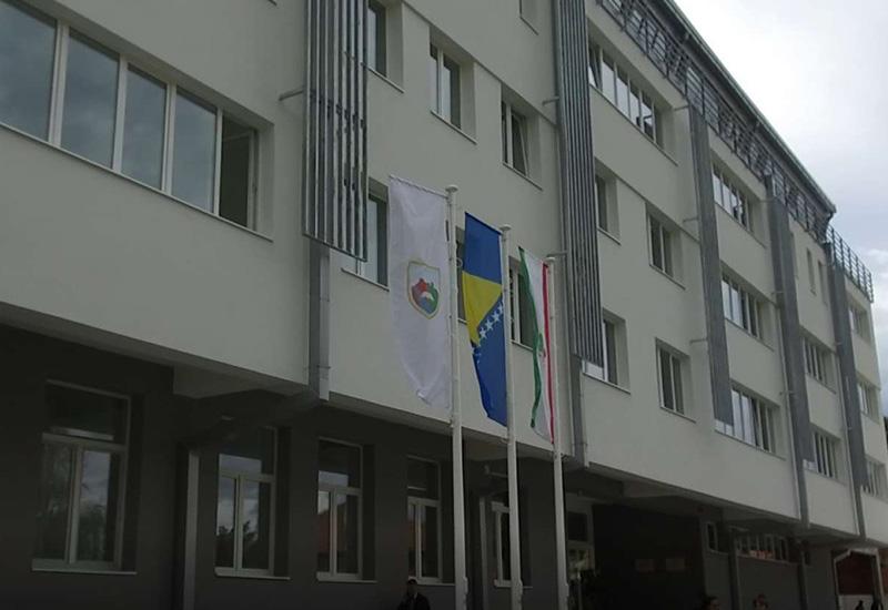 U Travniku svečano otvoren novi Srednjoškolski centar - U Travniku svečano otvoren novi Srednjoškolski centar