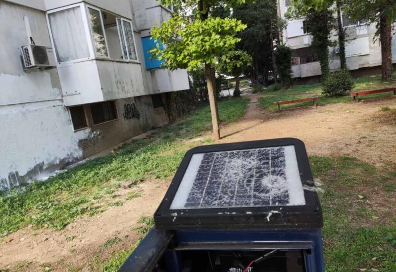 Mostar: Parking aparati na meti vandala